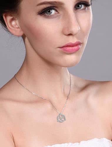 collier pentacle de protection en argent 925 et pierre de lune, sceau de sorcellerie celtique