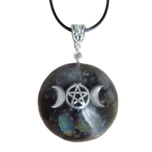 pentacle de protection triple déesse: collier chargé d'Énergie wiccan avec labradorite, améthyste et hématite