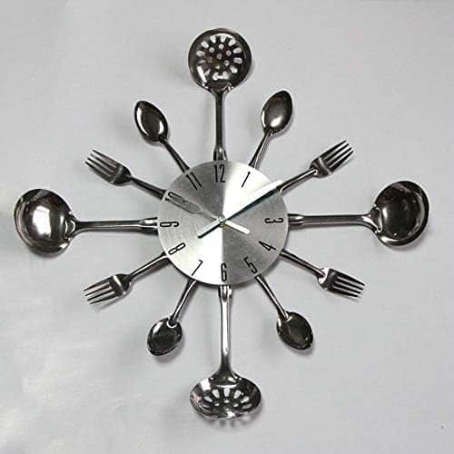 pendule métallique 3d argent: horloge de cuisine design avec effet miroir et décor fourchette cuillère, autocollant amovible