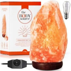lampe de sel himalayen naturelle 2 3kg intensité réglable fait main sur base en bois the body source